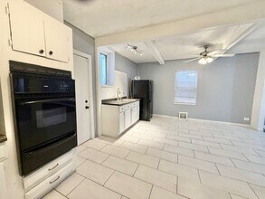 2743 N Rutherford Ave in Chicago, IL - Building Photo - Building Photo