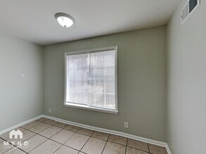 3281 Whitney Ave in Memphis, TN - Foto de edificio - Building Photo