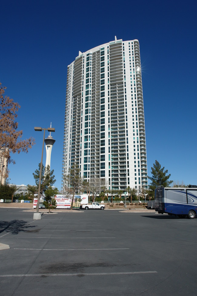 Turnberry Towers in Las Vegas, NV - Foto de edificio - Building Photo