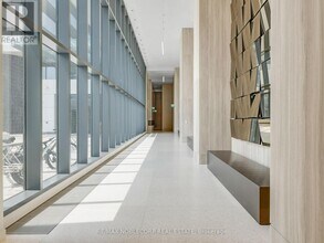 225 Commerce St in Vaughan, ON - Building Photo - Building Photo