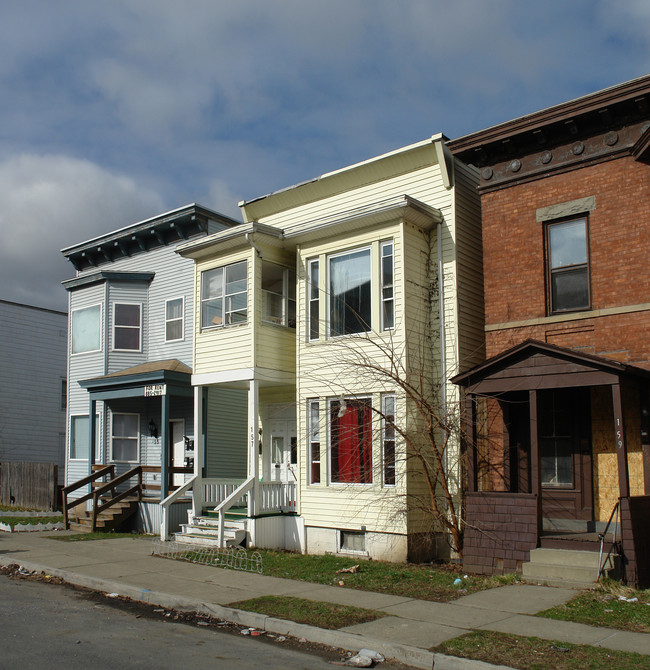 157 6th Ave in Troy, NY - Foto de edificio - Building Photo