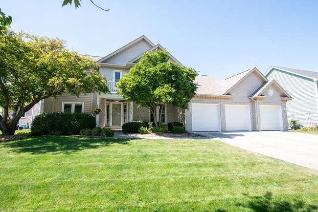 3631 Falkner Dr in Naperville, IL - Building Photo - Building Photo