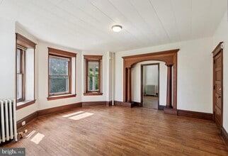 75 Nutt Rd in Phoenixville, PA - Foto de edificio - Building Photo