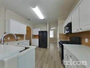 32331 Hunter Park Ct in Conroe, TX - Building Photo - Building Photo