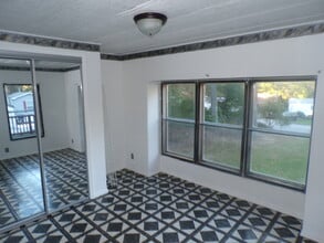 5 Marlene Dr in Ledyard, CT - Building Photo - Building Photo