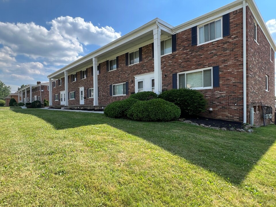 Cypress West Fairlawn Apartments in Fairlawn, OH - Foto de edificio