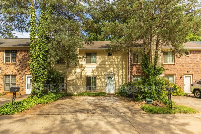 21 Powers Ferry Manor SE in Marietta, GA - Building Photo