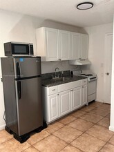 2019 Fletcher St in Hollywood, FL - Foto de edificio - Building Photo