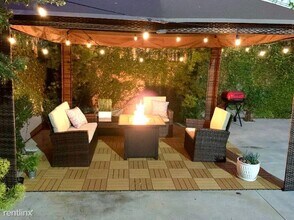 819 S Grand View St in Los Angeles, CA - Building Photo - Building Photo