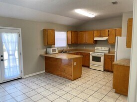 1888 Bayou Dr in Navarre, FL - Building Photo