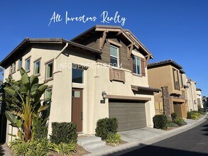 1234 Via Candelas in Oceanside, CA - Building Photo - Building Photo