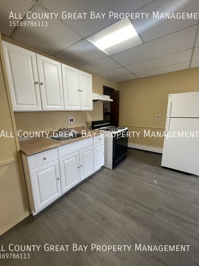 2329 NY-112 in Medford, NY - Building Photo - Building Photo