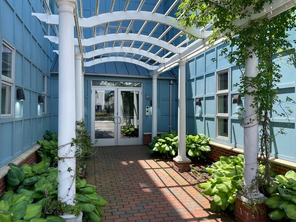 151 Hancock St in Quincy, MA - Building Photo