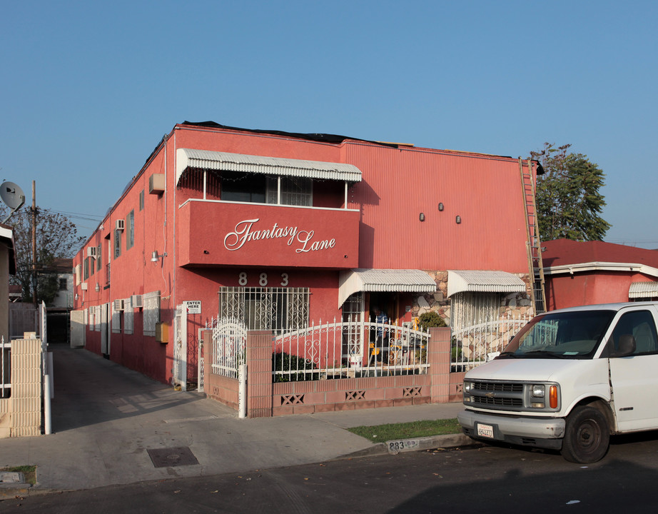 883 E 49th St in Los Angeles, CA - Building Photo