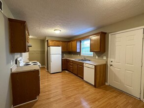 132 Woods Trail in Richmond, KY - Foto de edificio - Building Photo