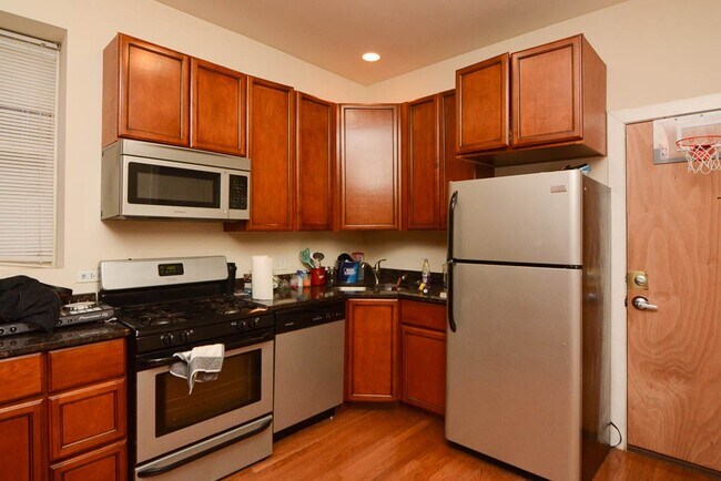 850 W Fletcher St, Unit 1R in Chicago, IL - Building Photo - Building Photo
