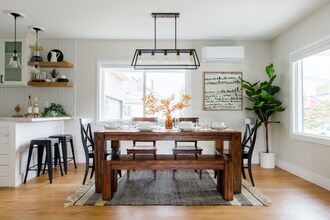 7947 10th Ave SW in Seattle, WA - Foto de edificio - Building Photo