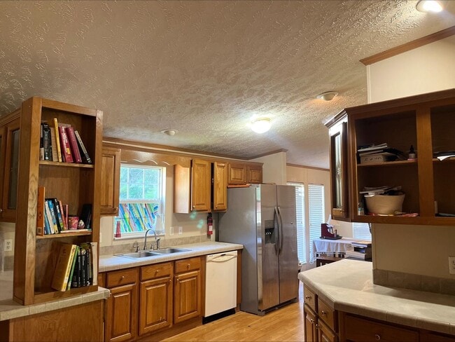 property at 534 Queens Rd