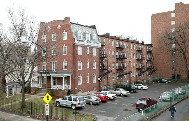 286 Farmington Ave in Hartford, CT - Foto de edificio - Building Photo