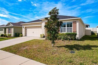 241 Meadowbrook Blvd in Winter Haven, FL - Building Photo - Building Photo