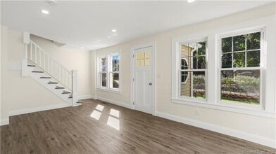 207 West Ave in Darien, CT - Building Photo - Building Photo