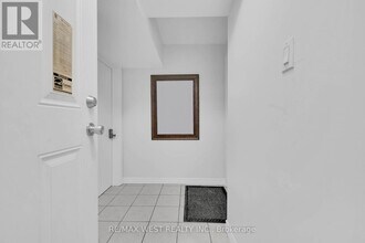 93 Hullrick Dr in Toronto, ON - Building Photo - Building Photo