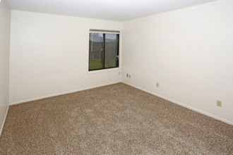 Swanson Court Apartments in Portage, IN - Building Photo - Interior Photo