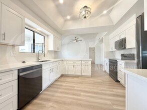 12810 W Blue Bonnet Dr in Sun City West, AZ - Building Photo - Building Photo