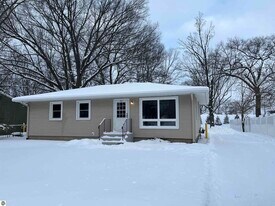 833 Fern St in Traverse City, MI - Building Photo