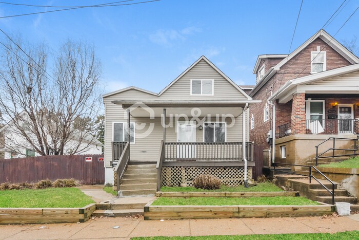 4000 Schiller Pl in St. Louis, MO - Building Photo