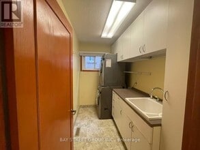 36 Ventris Dr in Ajax, ON - Building Photo - Building Photo