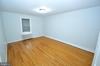 241 High St in Burlington, NJ - Building Photo - Building Photo