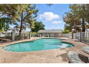 860 N McQueen Rd in Chandler, AZ - Building Photo - Building Photo