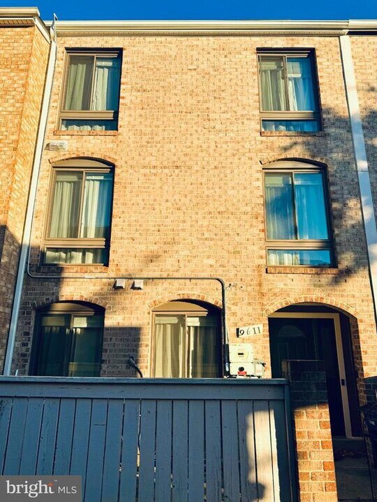 9611 Brassie Way in Montgomery Village, MD - Building Photo