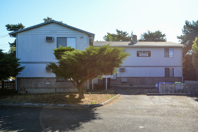 10015 SE Foster Rd in Portland, OR - Building Photo - Building Photo