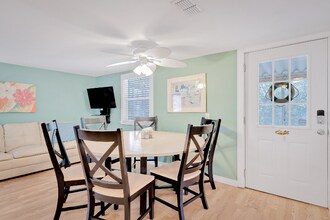 3745 Holmes Creek Rd in Smithville, TN - Foto de edificio - Building Photo