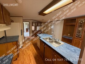 291 Valley Brook Cir in Nitro, WV - Building Photo