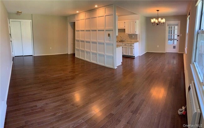 565 Sierra Vista Ln in Valley Cottage, NY - Building Photo - Building Photo