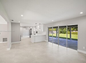 8081 SW 139th Ter in Palmetto Bay, FL - Building Photo - Building Photo