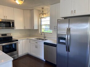 2338 E 17th St in Panama City, FL - Building Photo - Building Photo