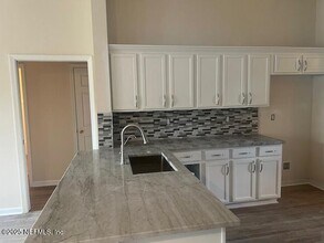 2095 Willesdon Dr E in Jacksonville, FL - Building Photo - Building Photo