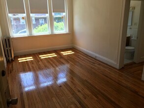 1330 Commonwealth Ave in Boston, MA - Foto de edificio - Building Photo