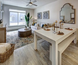 120 Ninth Street in San Antonio, TX - Foto de edificio - Building Photo