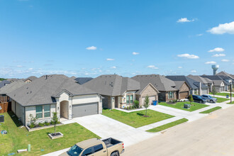 Ascend at Oakmont Park in Red Oak, TX - Building Photo - Building Photo