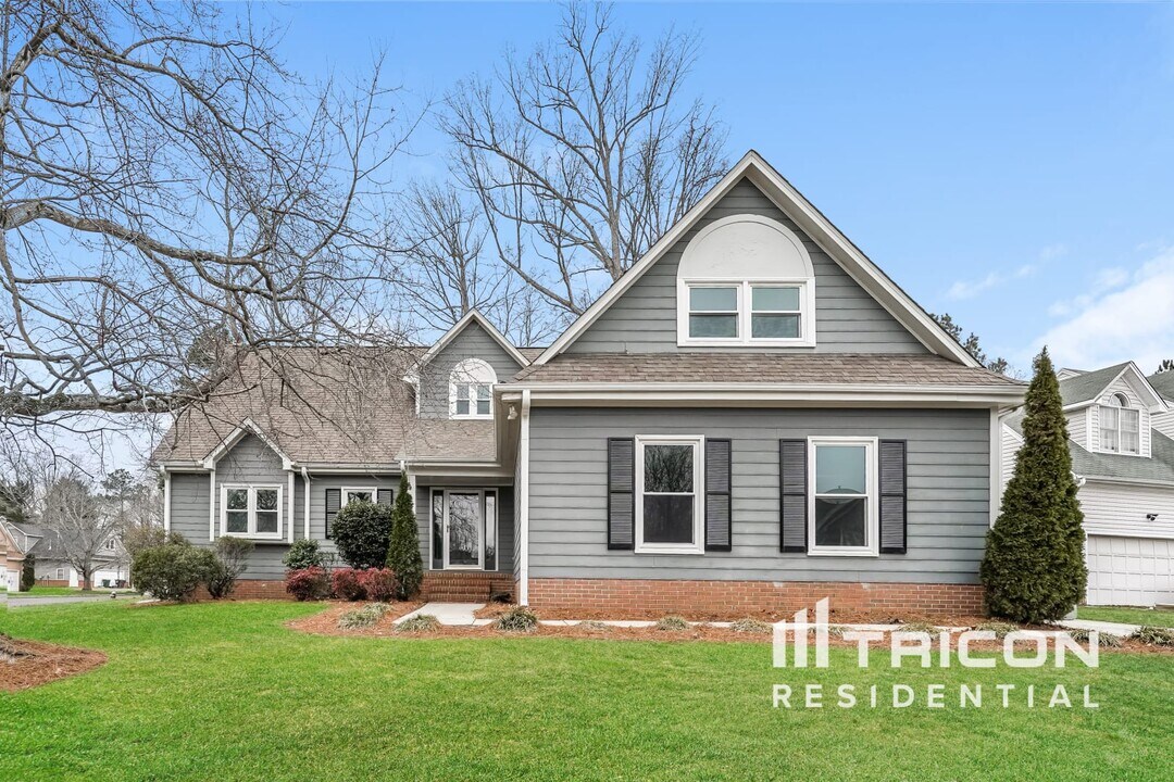 2 Bransford Ct in Greensboro, NC - Foto de edificio