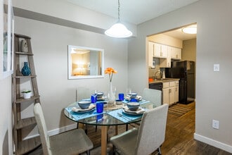 Azul Apartments in Phoenix, AZ - Building Photo - Interior Photo