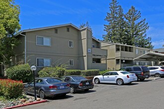 Silver Oaks Apartments in Rocklin, CA - Building Photo - Building Photo