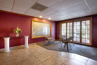 The Chateau Royale in Waukegan, IL - Building Photo - Lobby