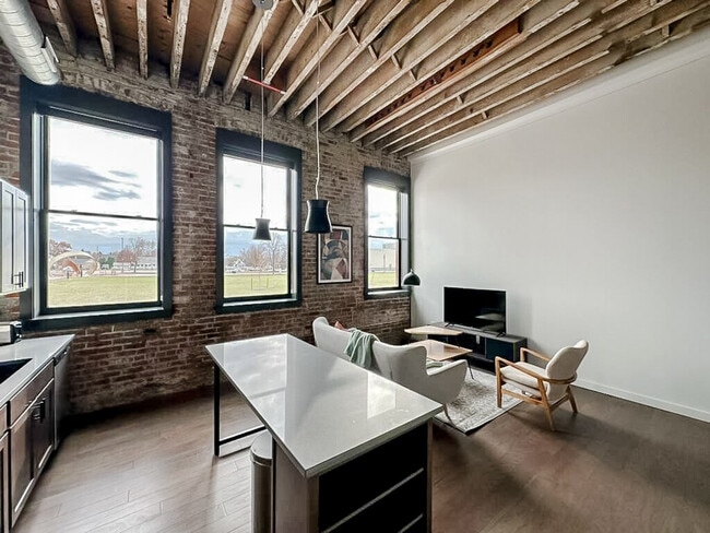 403 W 4th St N, Unit SI ID1352442P