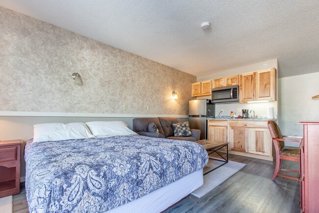 590 Spruce St, Unit 100 in Rapid City, SD - Building Photo - Building Photo